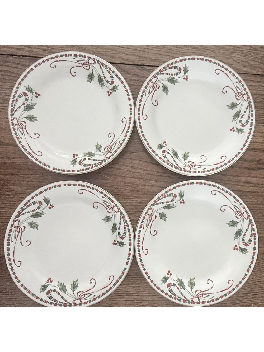 Lot Of 4 Home Essentials GIBSON Tartan Ribbon 7" Dessert PLATES Christmas
